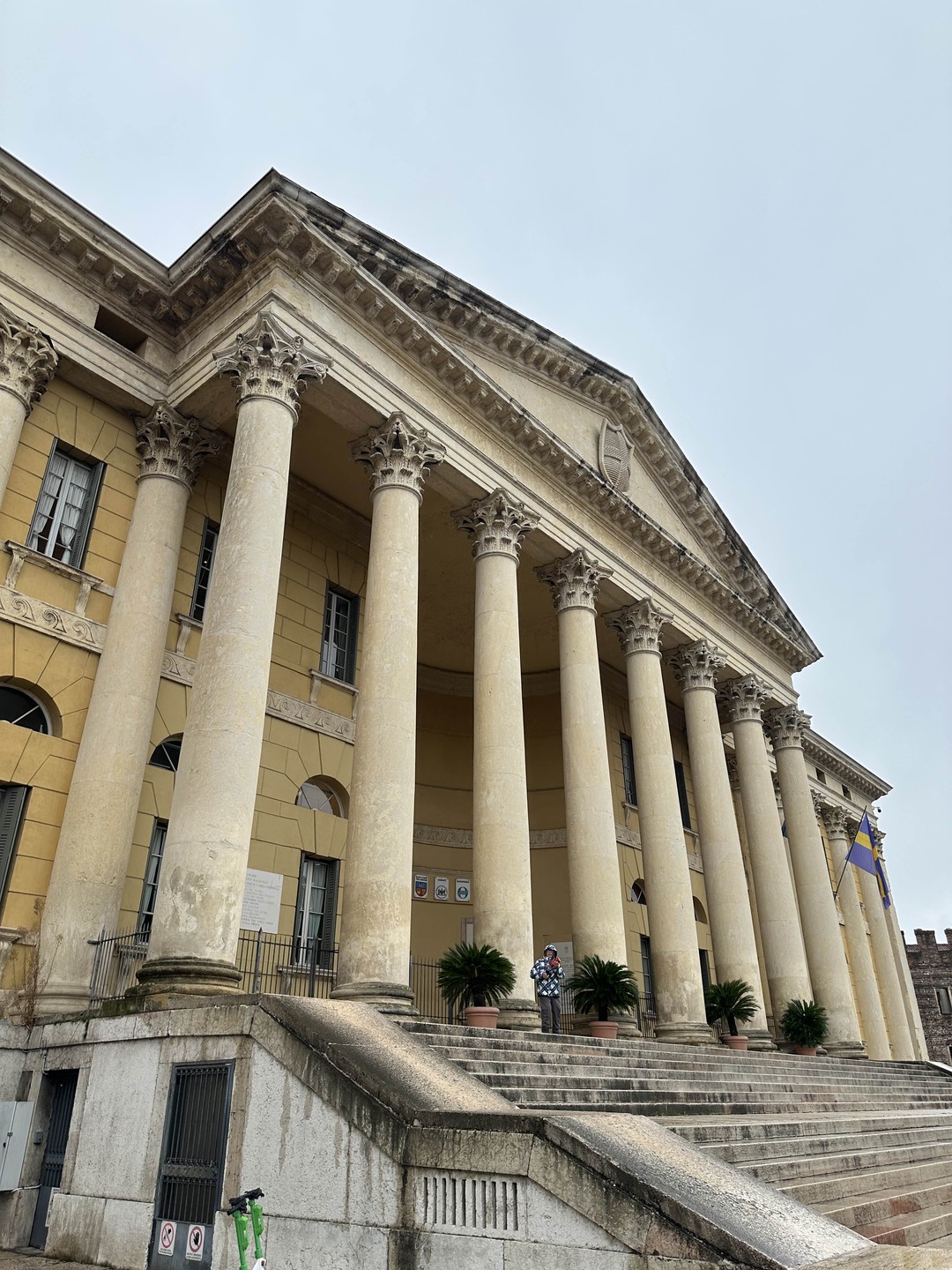 Прекрасная экскурсия с Евгением, его приятный акцент, тонкий юмор и нестандартный взгляд на родной город украсили