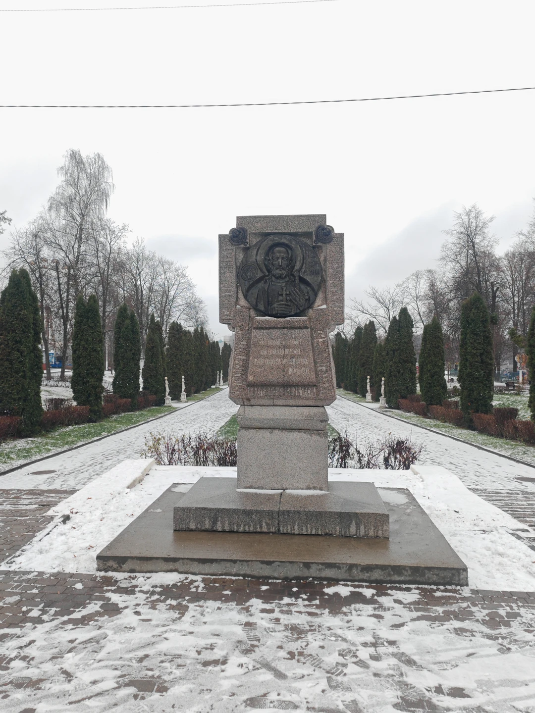 Виктория прекрасный гид, отличное знание материала. Приятное впечатление оставила прогулка по городу. Погода была промозглой, через