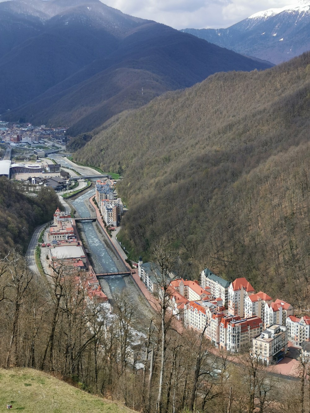 В «Розу Хутор» — через посёлок Красная Поляна (15/21)