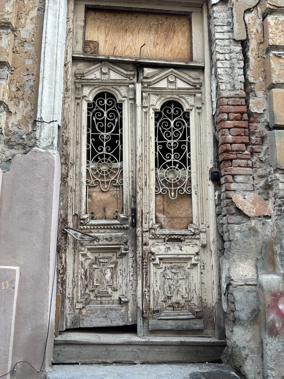 Очень яркая и атмосферная экскурсия! Владимир прекрасен! Множество интересных фактов про город, страну, людей, язык, еду.