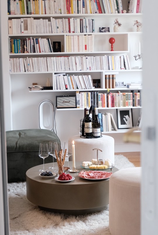 Дегустация вина с видом на Люксембургский сад