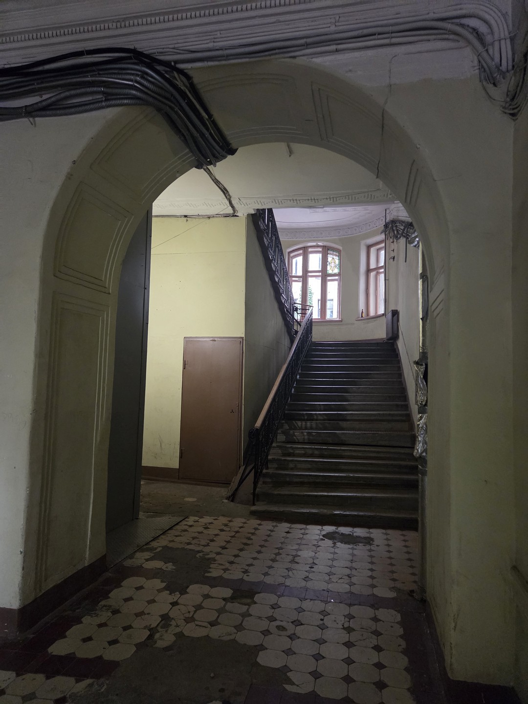 Дворы и доходные дома Петроградской стороны (Вероника)