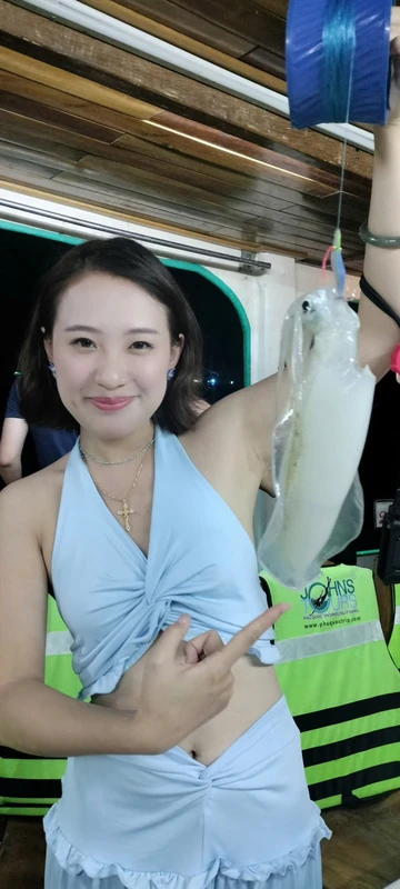 Ночная рыбалка на кальмаров и закат на море