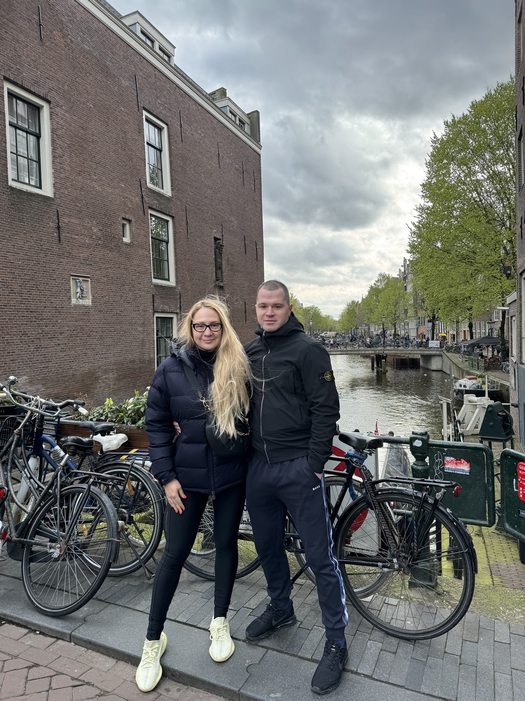 Замечательная Зара! Прекрасный легкий формат, когда гид умеет обратить внимание на интереснейшие детали, которые ты просто