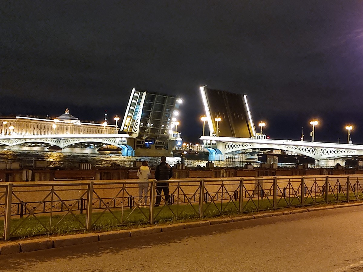 Неспящие в Петербурге