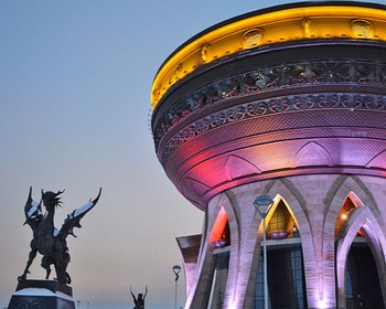 Улица Баумана, Кыш Бабай и ночная Казань