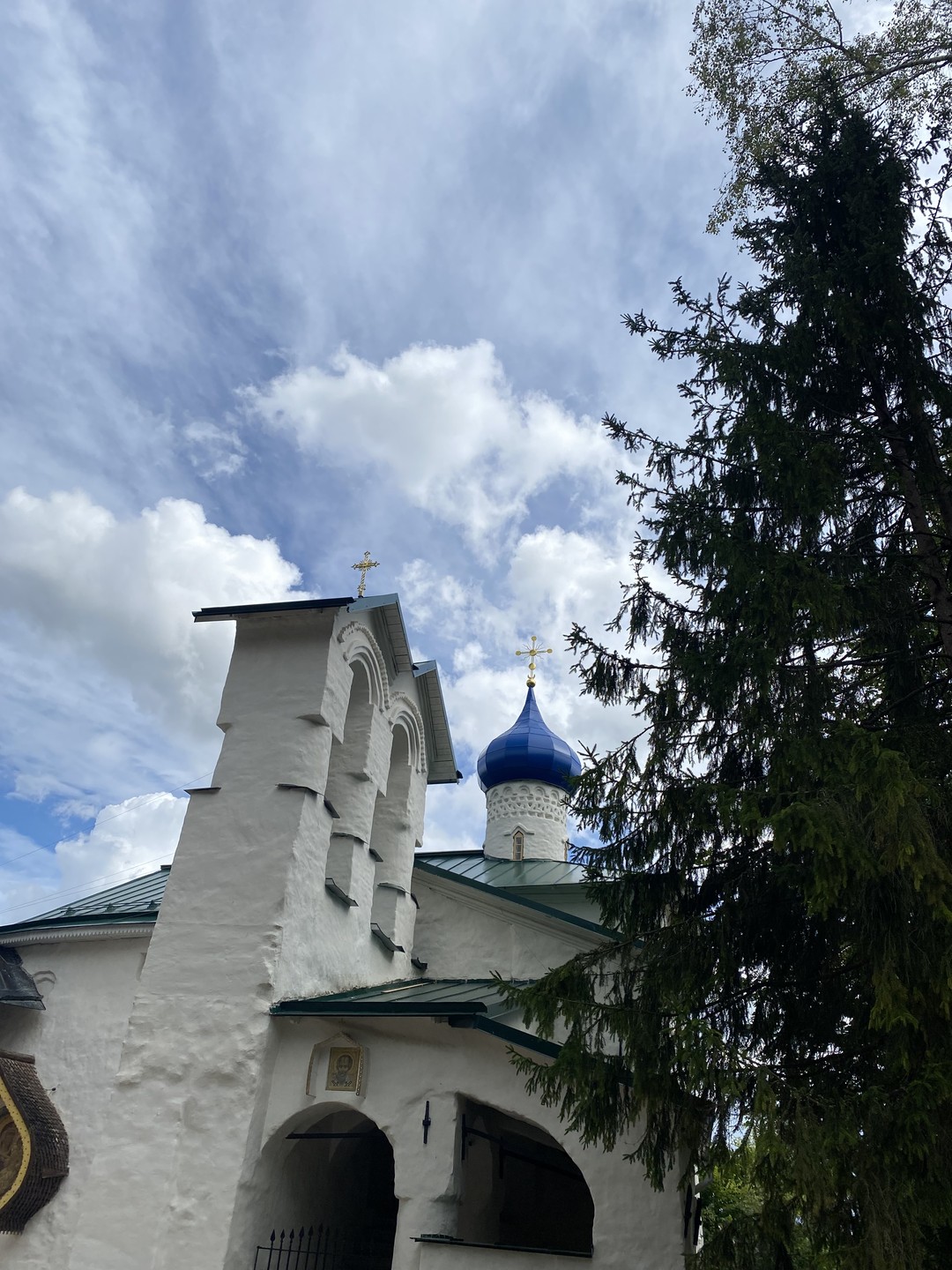 Автобусная экскурсия из Пскова в Изборск и Печоры (Оксана)