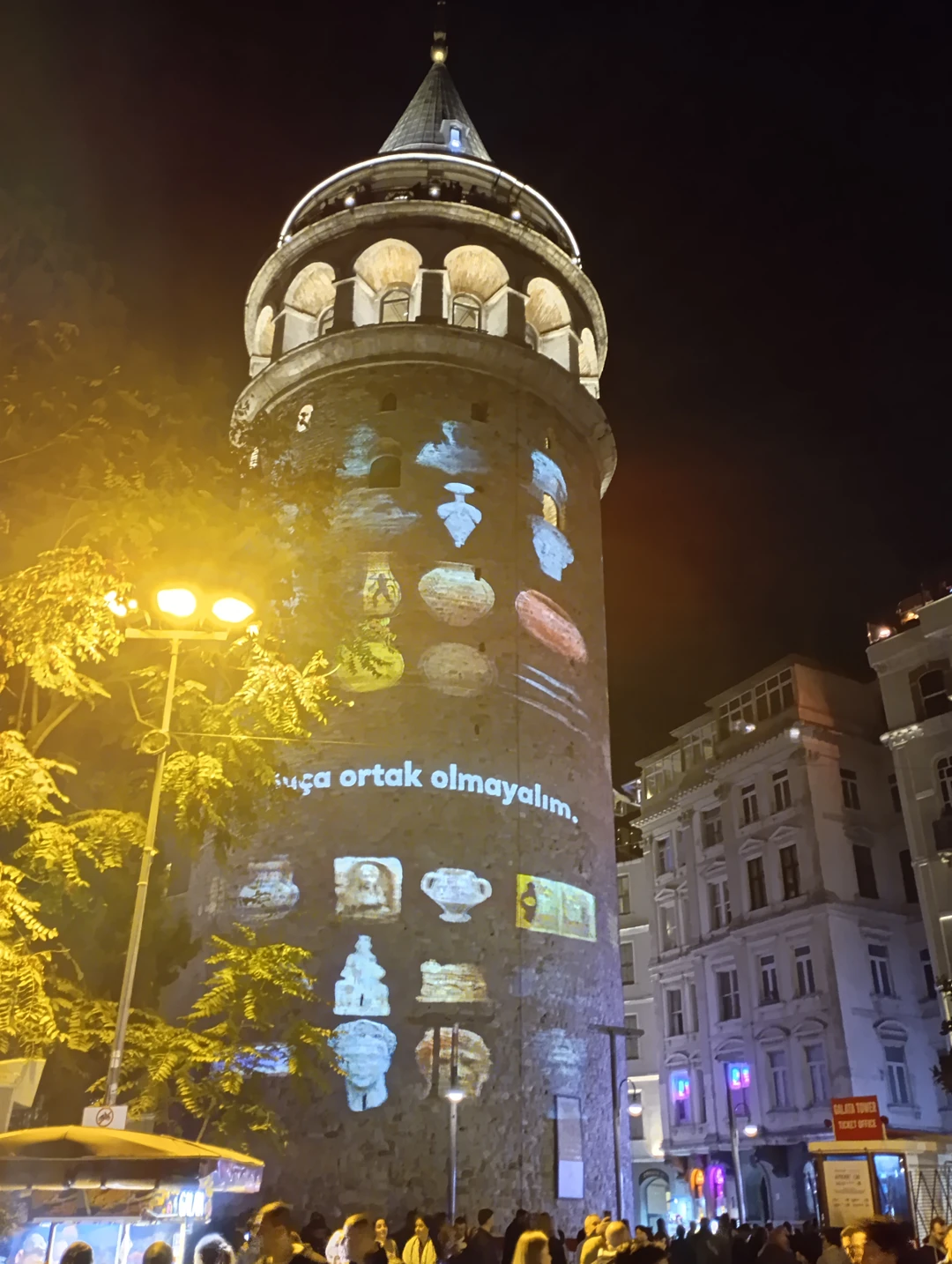 Данную экскурсию можно рекомендовать для путешественников, которые уже посетили основные достопримечательности в городе. С аудио гидом