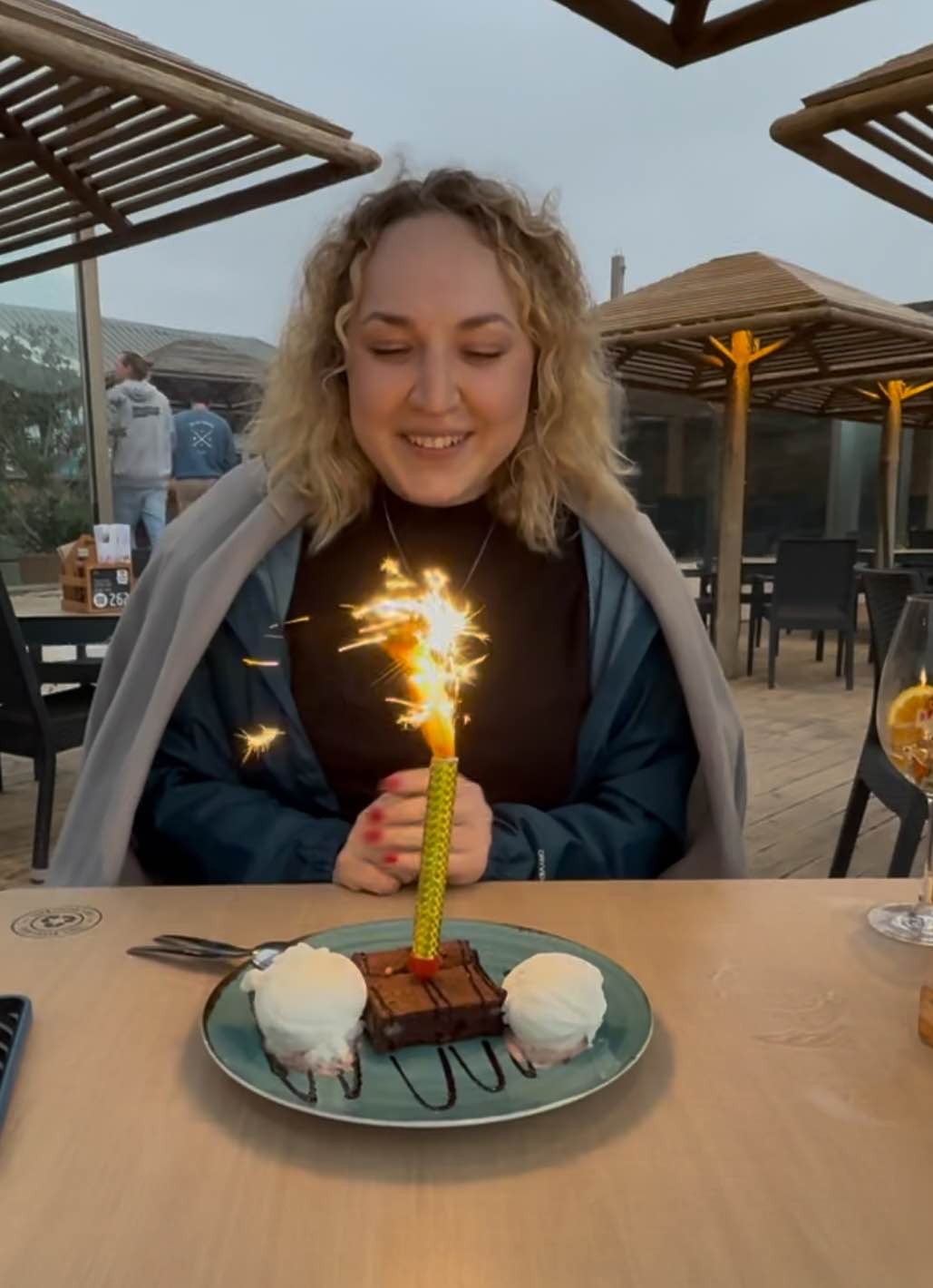 Елена — удивительный, чуткий и внимательный гид. Она полностью отдаётся своему делу, заряжает энергией и искренне