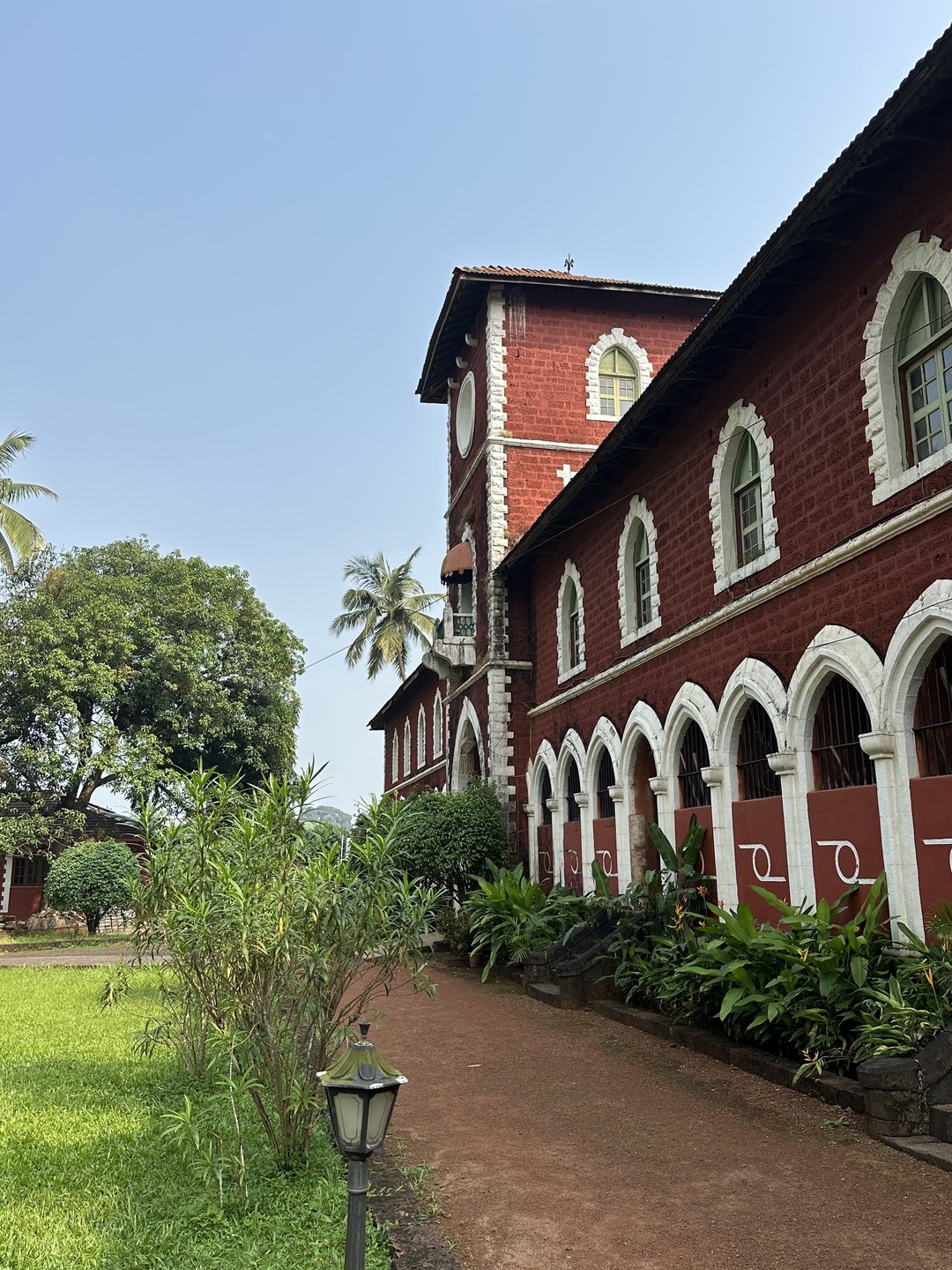 Экскурсия супер! Очень все шустро, без затяжных прогулок в жару. Красота необыкновенная. Нам очень повезло: и