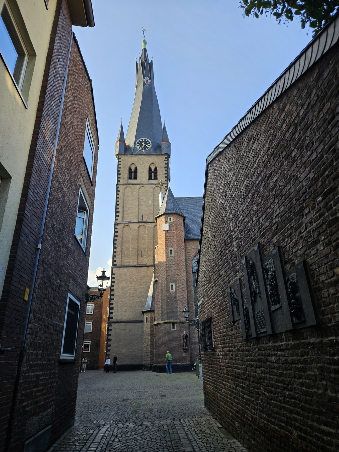 Нам понравилась экскурсия и прогулка по городу 🤗 спасибо нашему гидуТатьяне ❤️ было занимательно, легко и весело!