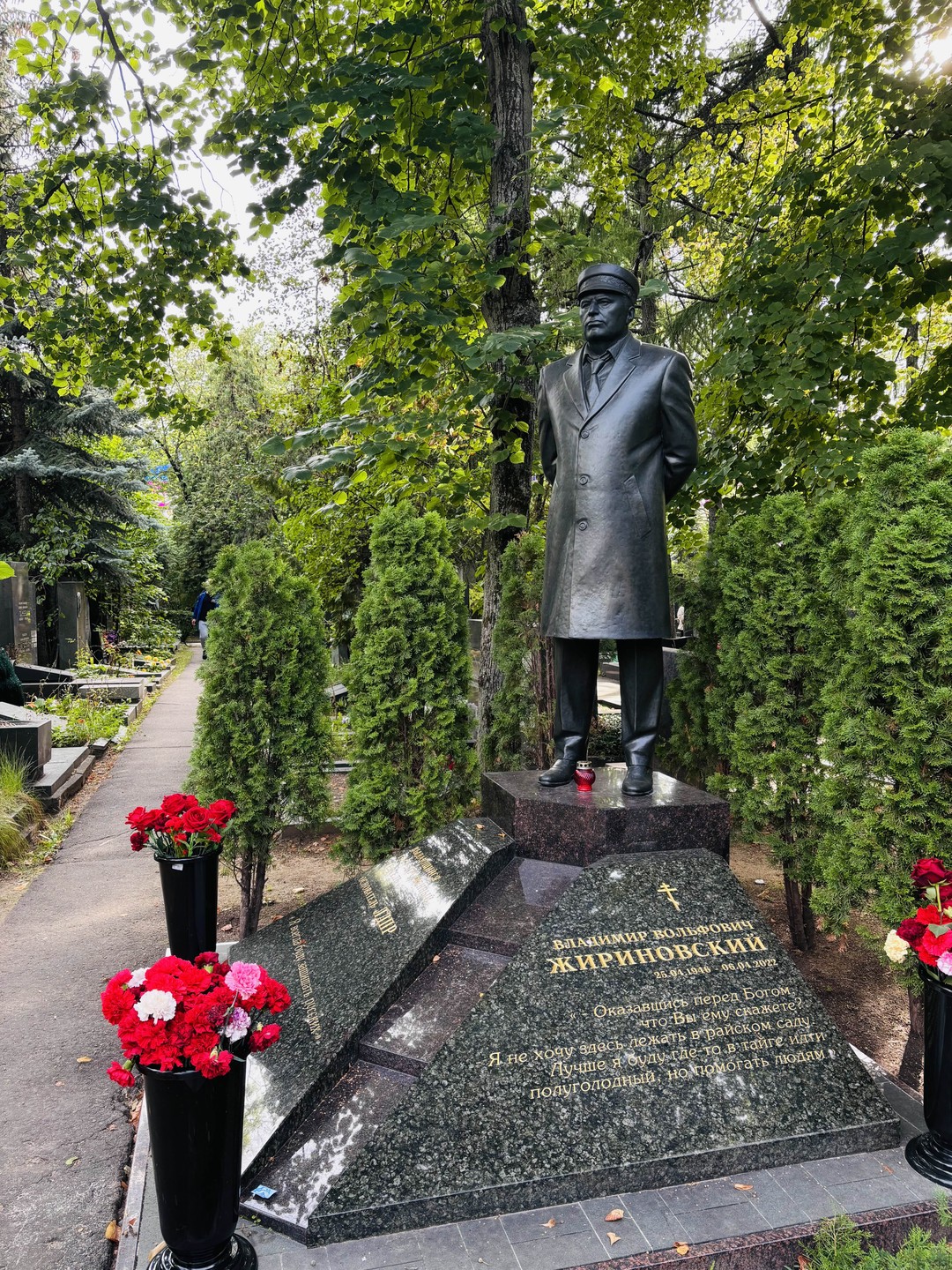 Экскурсия с Даниилом очень понравилась! Узнали много нового, 2.5 часа пролетели незаметно! Очень рекомендуем к посещению!