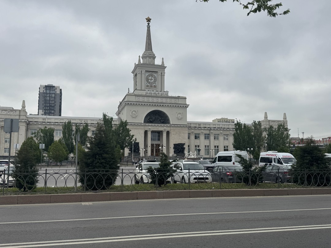 За один день мы увидели и узнали о истории Волгограда наверное все. Хорошая подача материала, хорошо