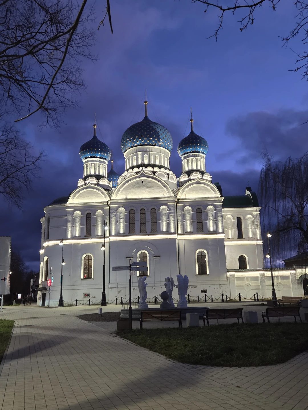 Были на экскурсии по Угличу с Галиной. Нам очень всё понравилось:много интересного и познавательного! Кремль,храмы и