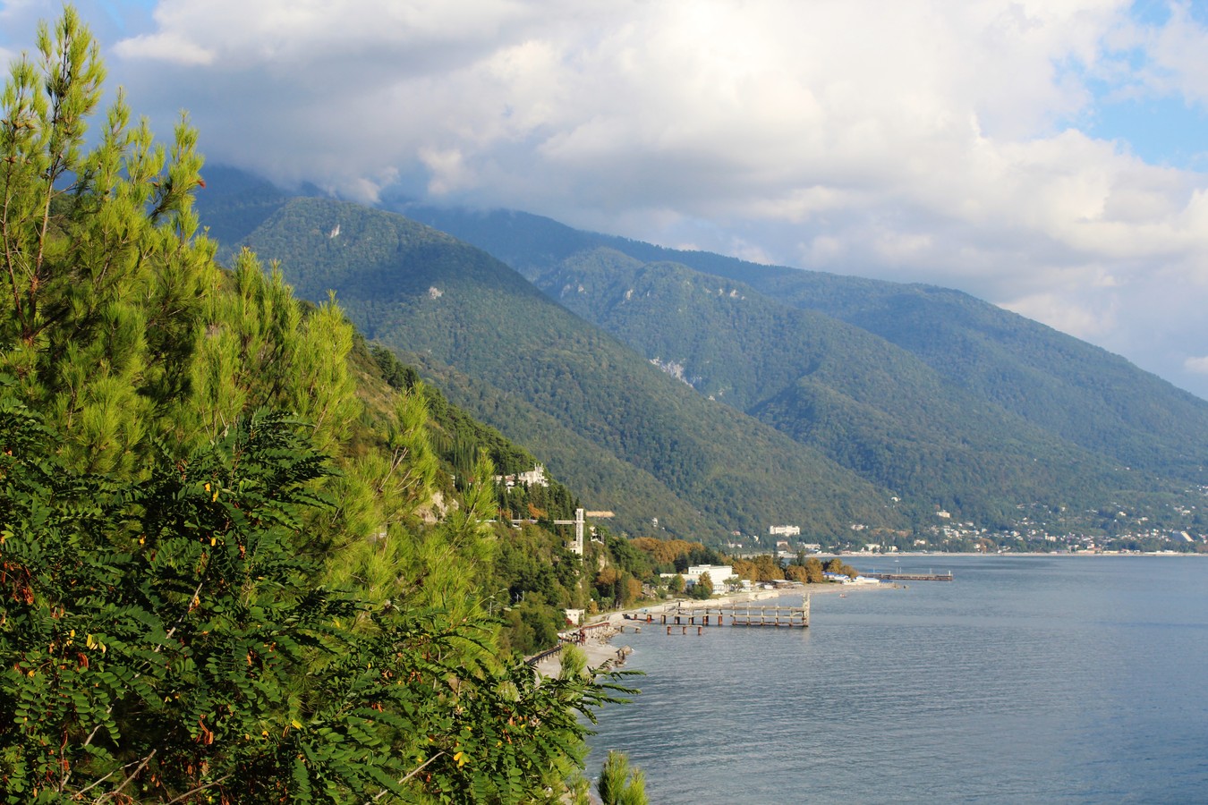 Через Гагру на озеро Рица - в индивидуальном формате