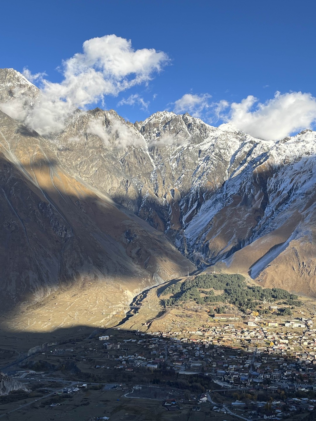 Казбек и Дарьяльское ущелье: Грузия с открытки (Roman)