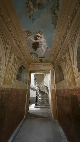 Экскурсия великолепная! Максим, по-моему мнению, экскурсовод экстра класса, супер профессионально, и при этом очень интересно, логично