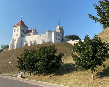 Гродно, Лидский замок, возвращение в Минск