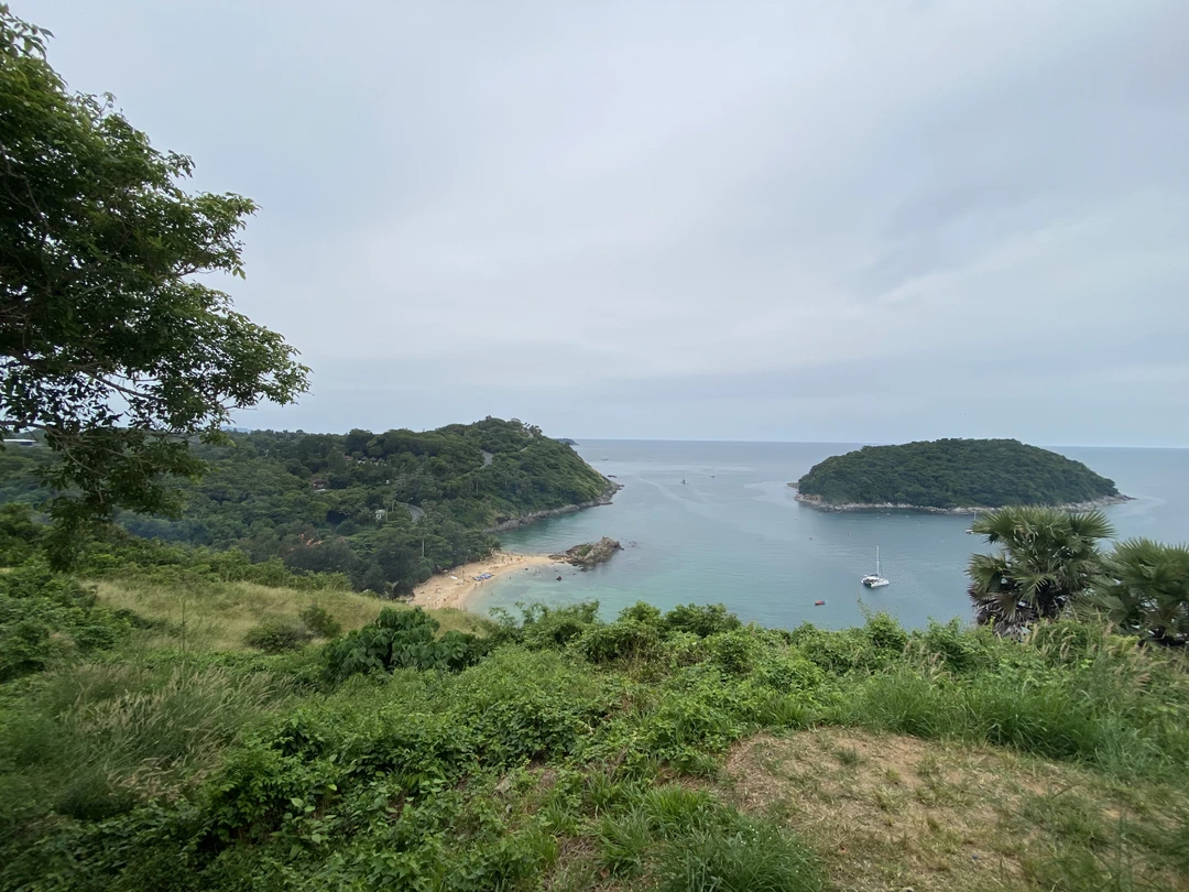 Очень понравилась экскурсия. Утром был дождь, поэтому днем мы отправились на другое направление в восточную часть