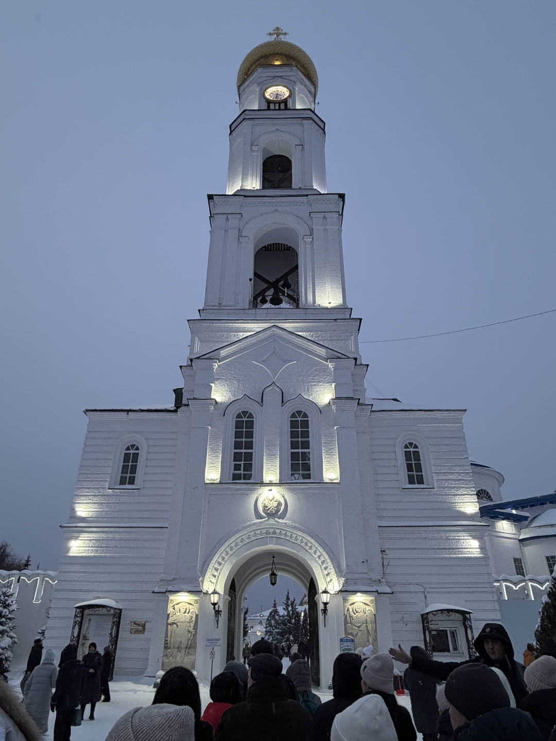 Экскурсовод Александр. Огромная благодарность и аплодисменты экскурсоводу! Прекрасный рассказчик! Я второй раз на экскурсии в Свияжск