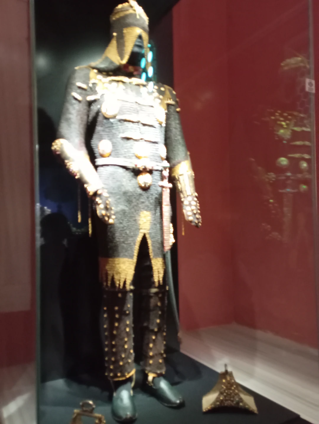 Наш гид Рушен, замечательный рассказчик, отлично владеет русским языком. Погрузил нас во времена правления султанов. Помог