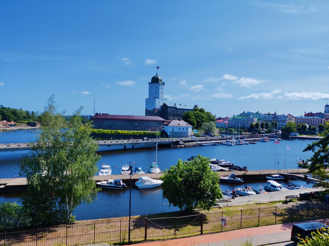 Очень понравилась экскурсия, спасибо Олегу! Интересно и весело провели время, город красивый, гид замечательный! Рекомендую!