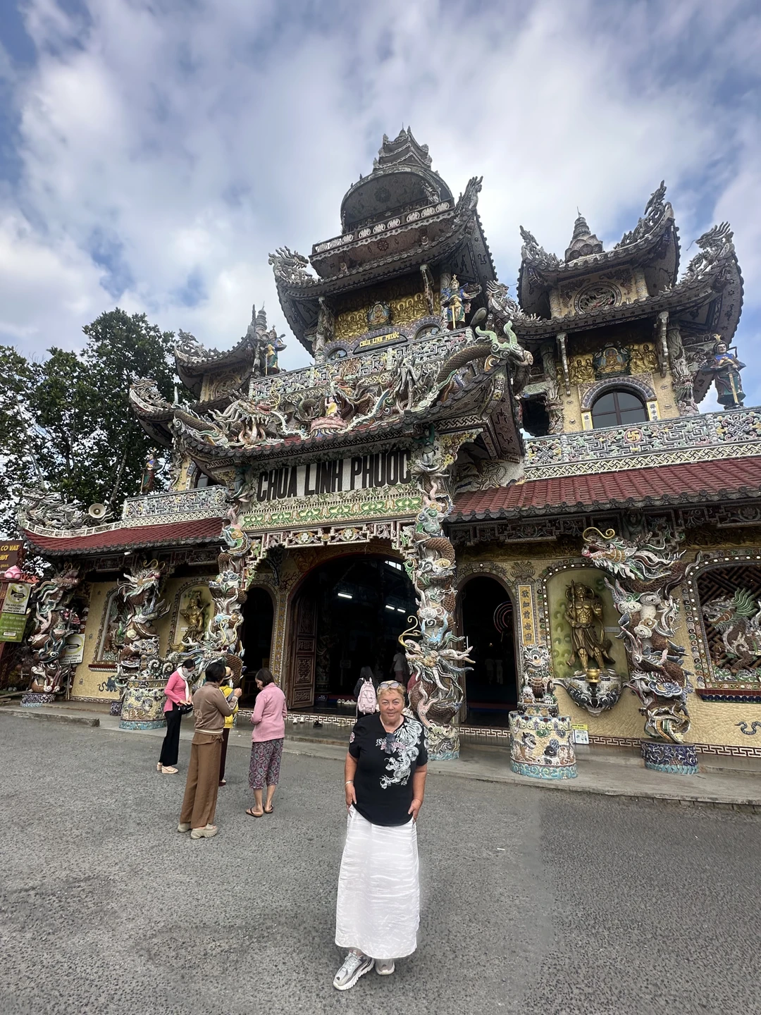 Отличная экскурсия, 8 интересных локаций. все было организовано на высоком уровне. Наш гид Роман приложил максимум