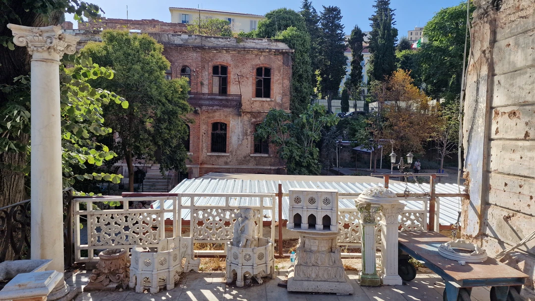 Спасибо за экскурсию! Замечательная прогулка по Истикляль и переулкам, Джихангиру, Каракею, покатались по одному из старейших