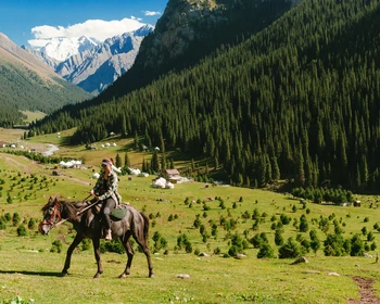 Каракол, ущелье Кок-Жайык и водопад Девичьи косы, смотровая на Джеты-Огуз, переезд на северный берег Иссык-Куля