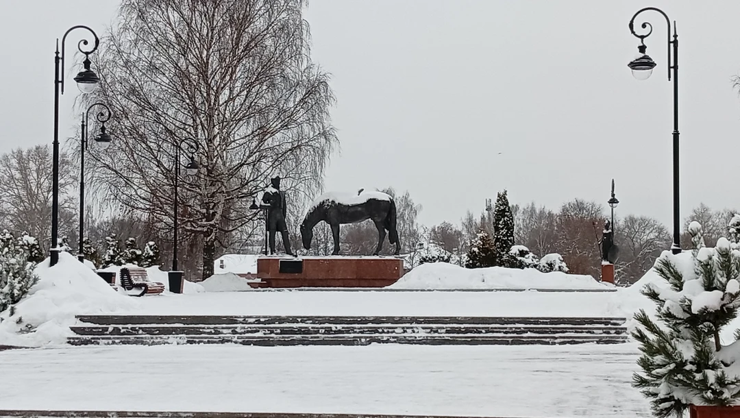 Прекрасная экскурсия и прекрасный экскурсовод. Провели, в том числе, по таким местам, которые бы сам и не нашёл бы