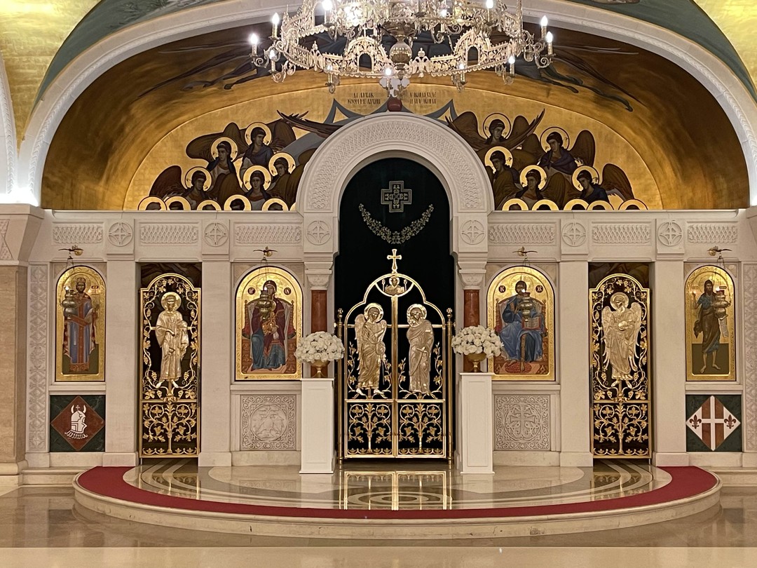 Это не просто гид. Это олицетворение народа, души и традиций Великой Сербии!