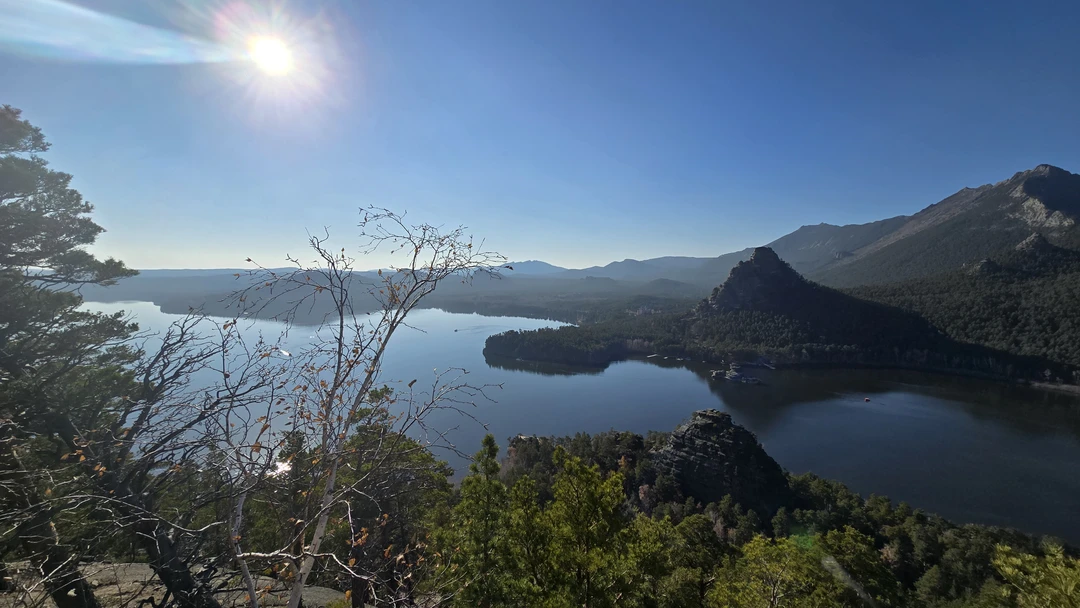 Выражаем признательность Азамату, который показал нам необыкновенно красивое место в Казахстане. Экскурсовод по пути в национальный
