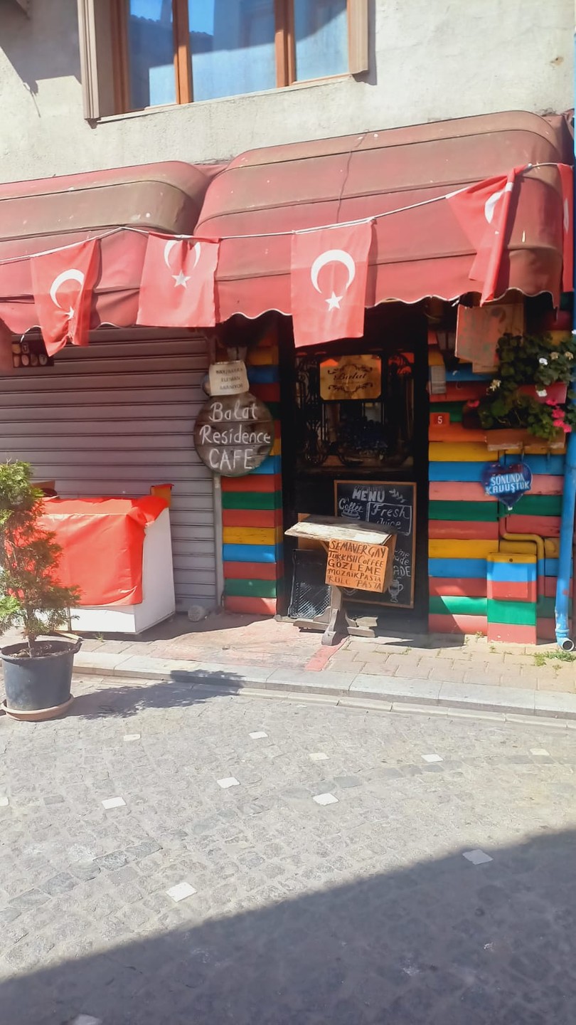 Нам очень понравилась экскурсия "Топовые места Стамбула". Особая благодарность гиду Александру, показал Стамбул с разных ракурсов,