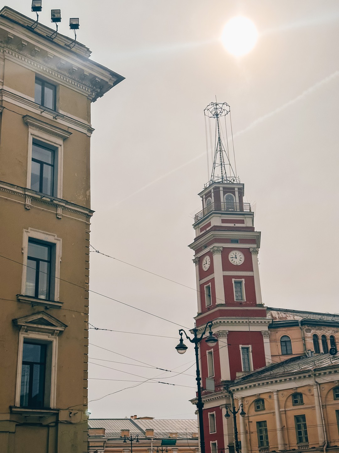 Шикарный вариант короткой и интересной экскурсии. Валерия пунктуальна, интересно и бодро рассказывает, с юмором.