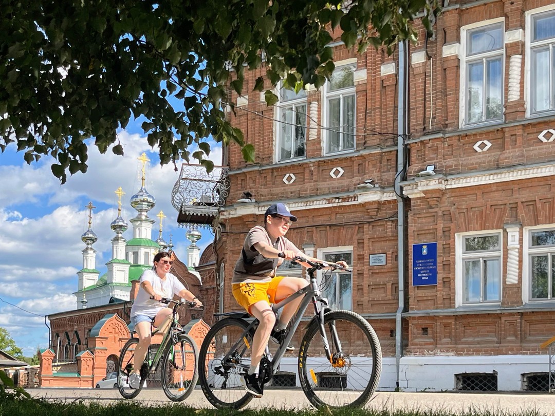 Прекрасный купеческий город со множеством красивых зданий. Экскурсовод Светлана провела интересную экскурсию и много рассказала о рожном городе.