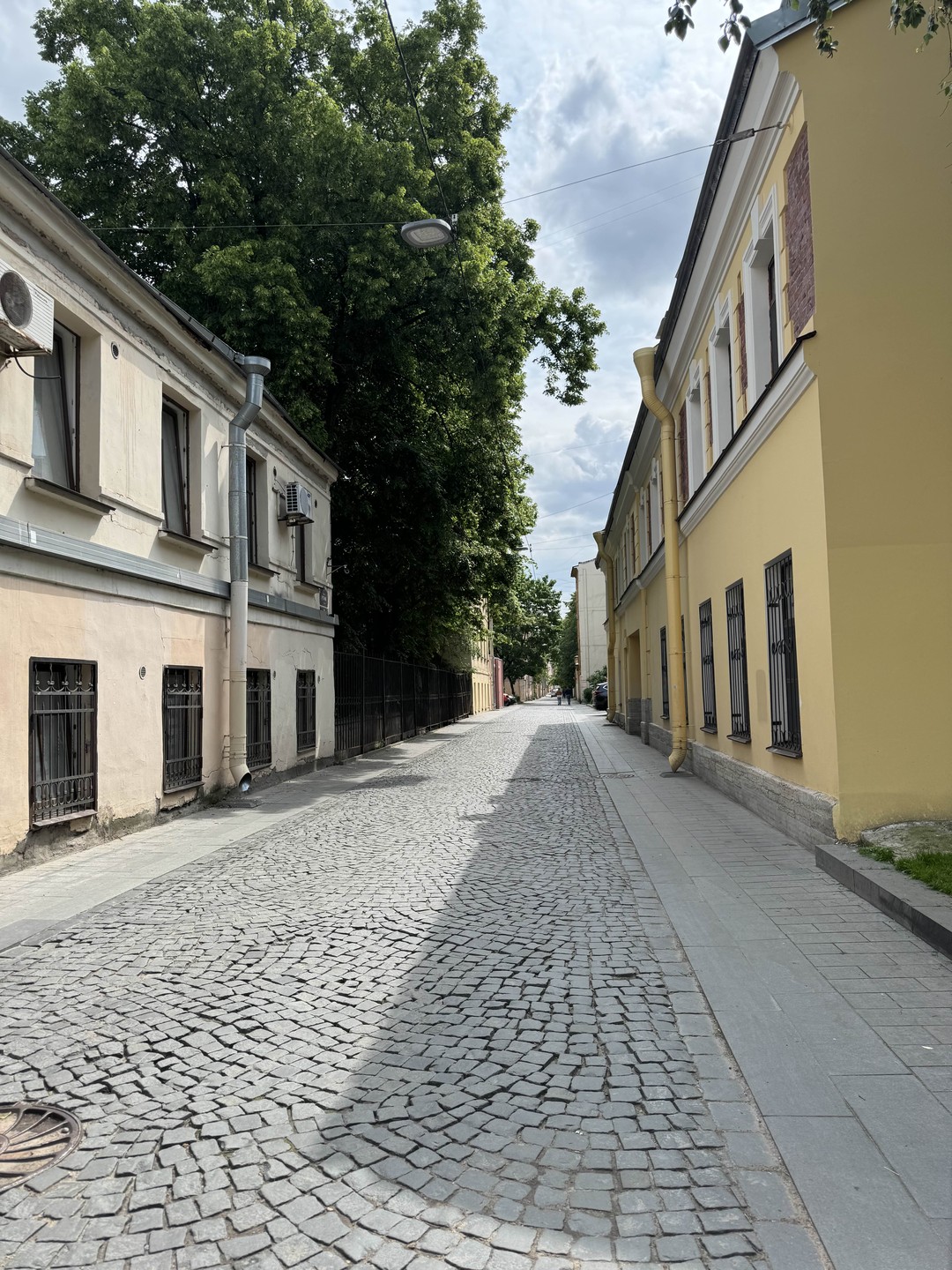 Отличная экскурсия! Александр легко, с юмором преподносит материал. Обошли четверть острова, посмотрели основные достопримечательности и не