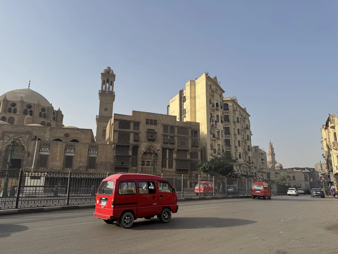 Мы, благодарим Саида за отличную экскурсию! за наш насыщенный день в Каире и Гизе!