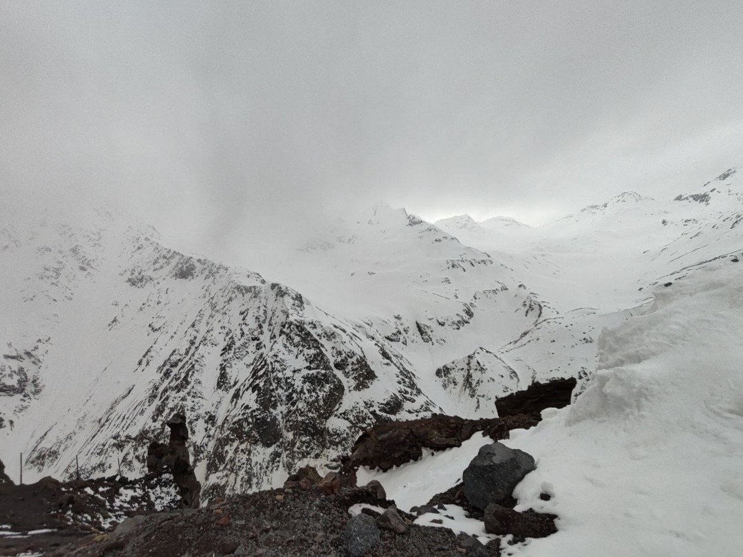 Договаривался за два дня до поездки. Мне повезло, договорился.