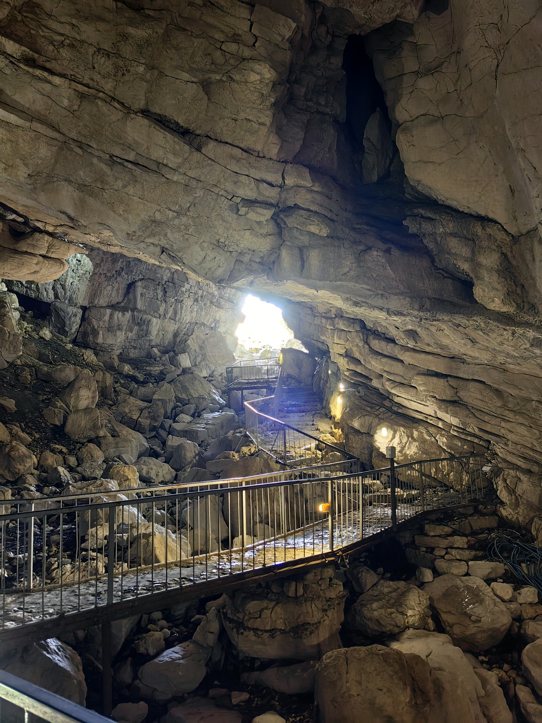 Отличная экскурсия, обязательно заедьте в чайную на берегу озера