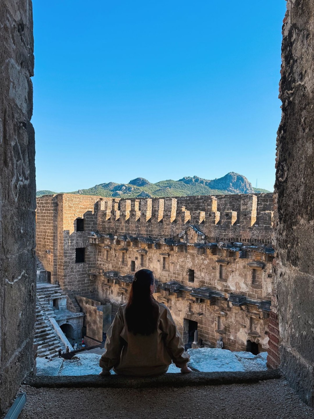 Прекрасная экскурсия с гидом Алтаном! Маршрут очень удачно сочетает природные и исторические достопримечательности. Алтан - профессионал