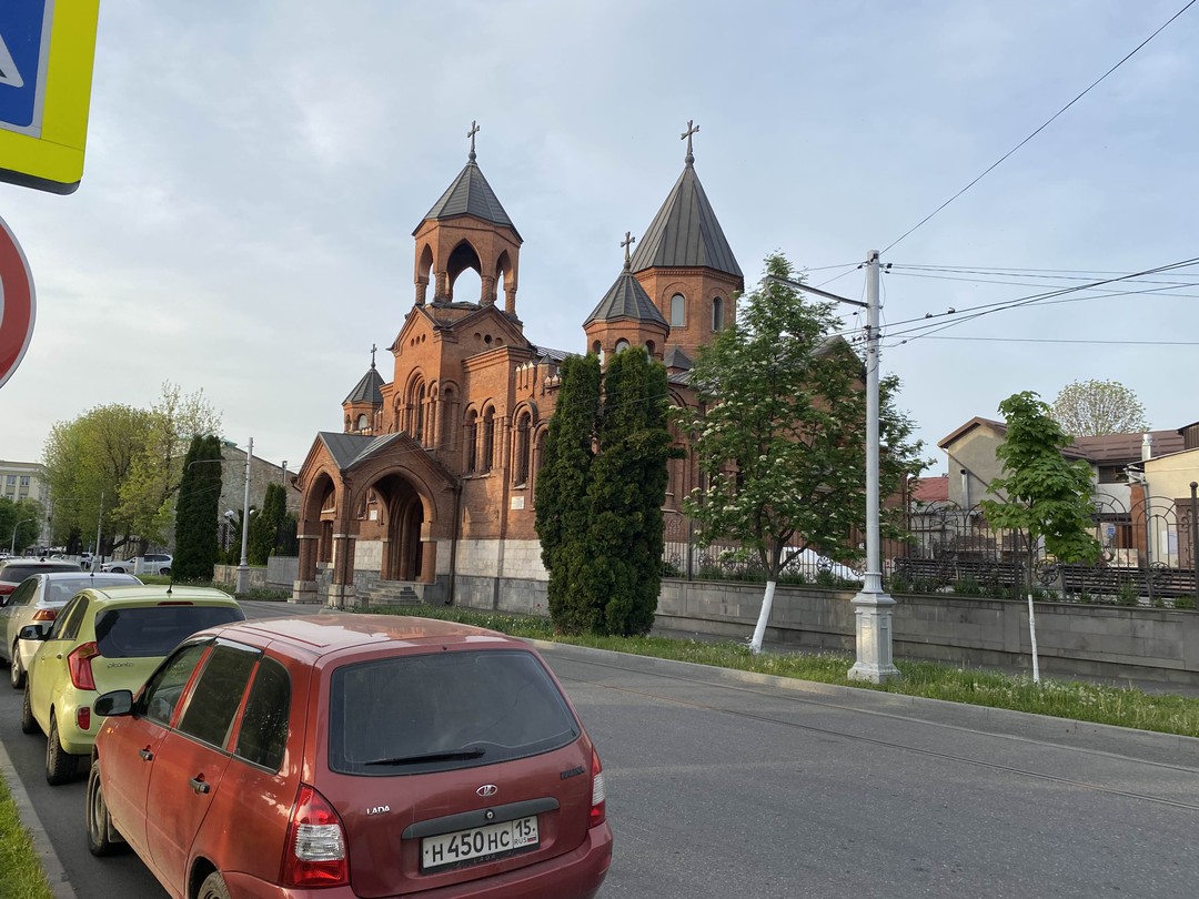 Была заминка с началом экскурсии, пришлось подождать гида, но оно того стоило) экскурсию провел молодой парень