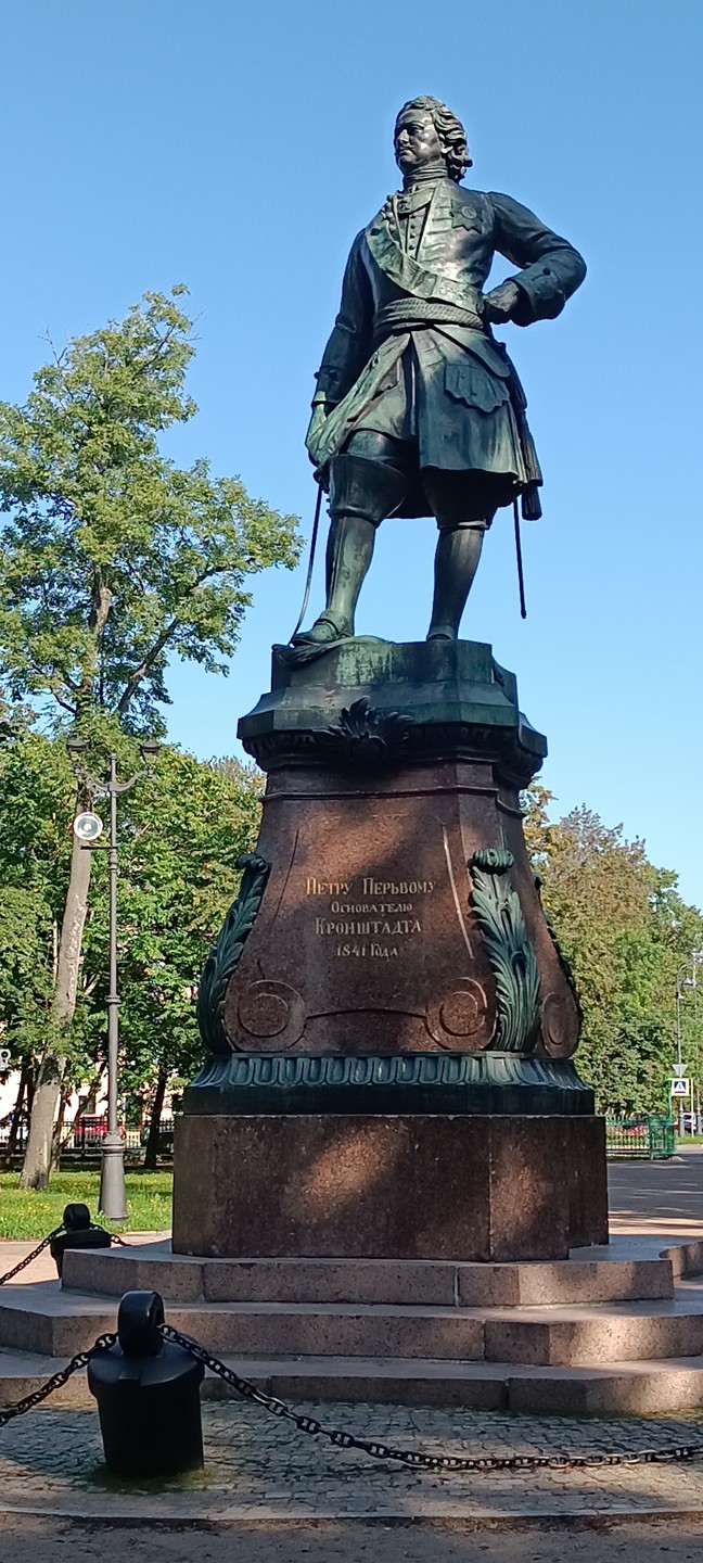 Из Санкт-Петербурга в Петергоф и Кронштадт: 2 города за 1 день (Сергей)