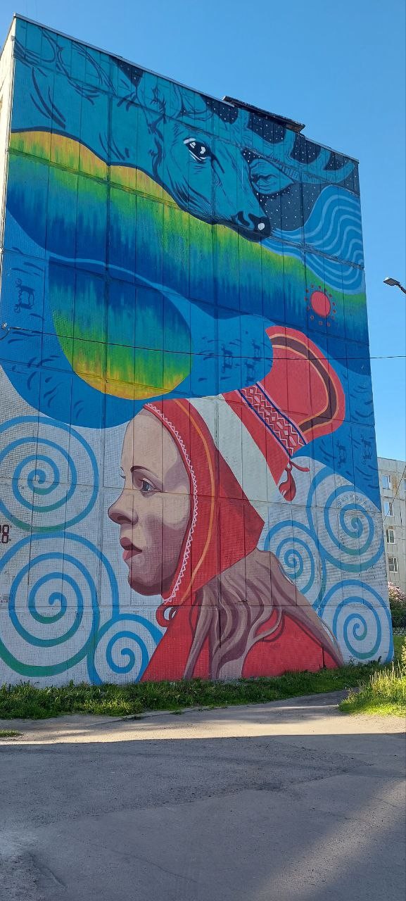 Огромная благодарность за экскурсию "Мурманские муралы"! С потрясающим гидом Дмитрием 4 часа экскурсии пролетели на одном