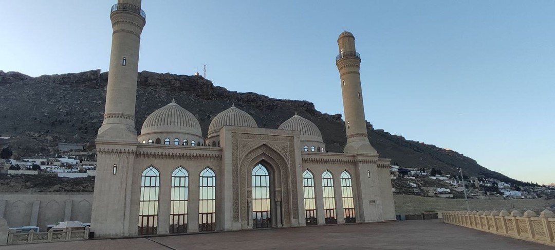 Турал провел отличную экскурсию по заявленной программе, в том числе с учётом наших ограниченных возможностей в