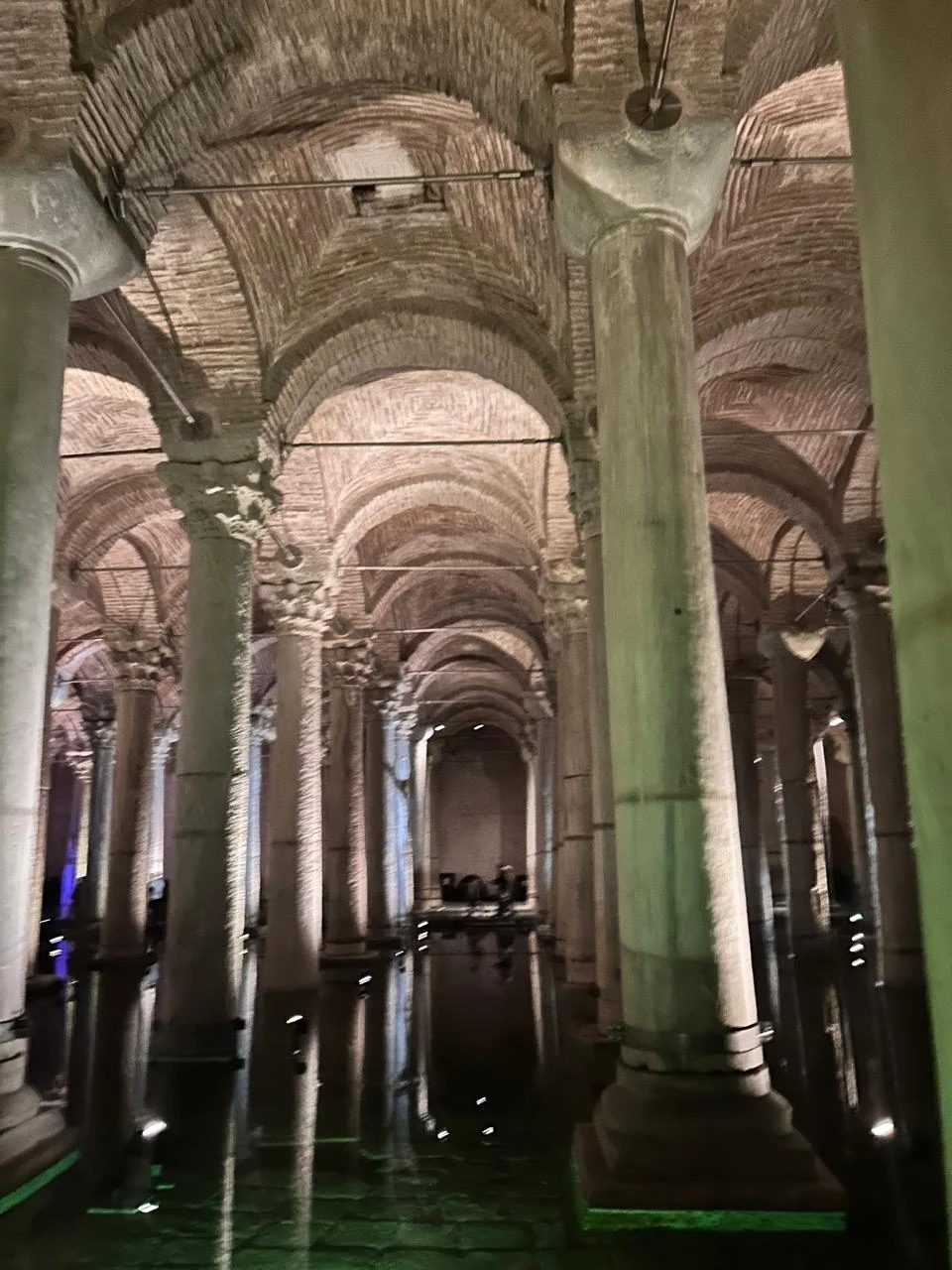 Гид Муххамед Али, много интересных фактов, но не скучно, все без очередей. Всем советую, в Айя-Софии и цистерне обязательно надо побывать