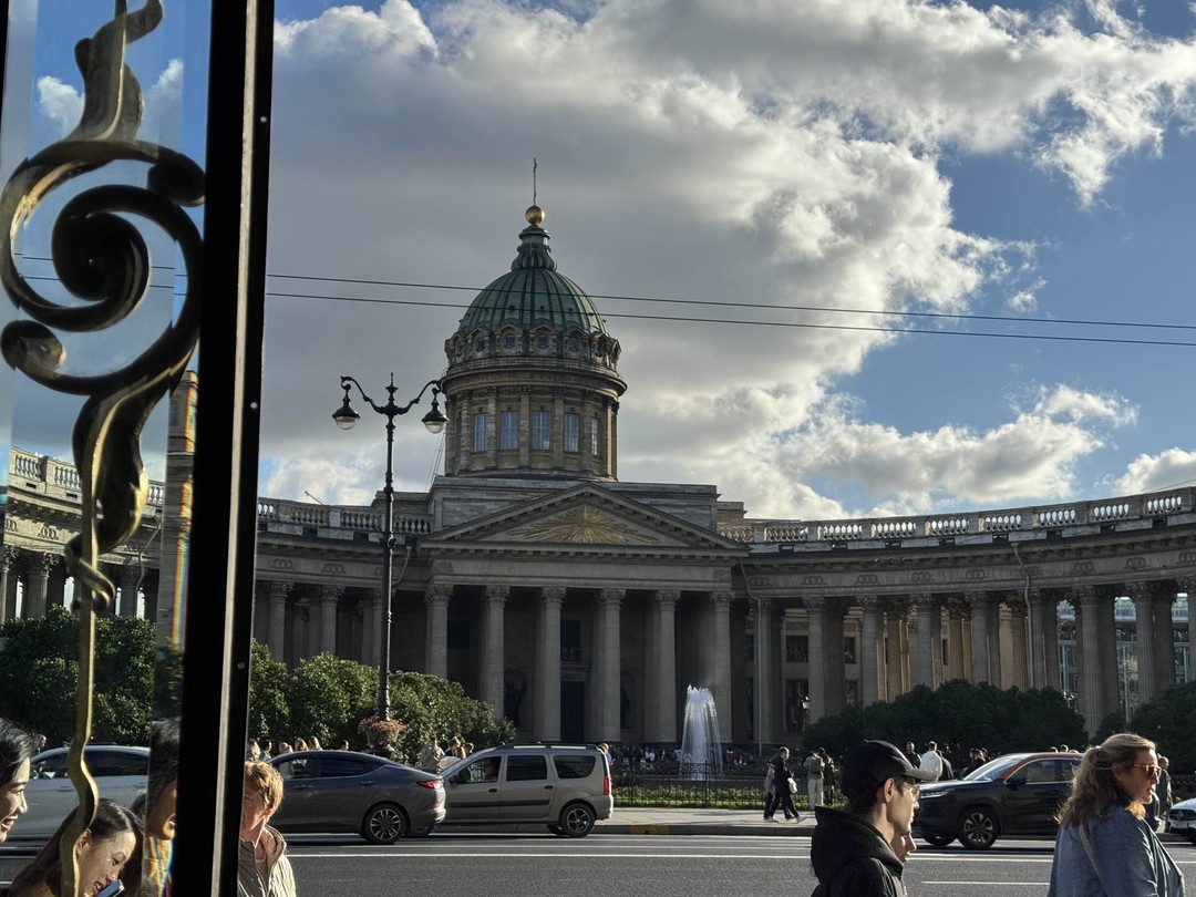 Прогулка по Невскому проспекту: всё самое интересное на главной улице города (Арина)
