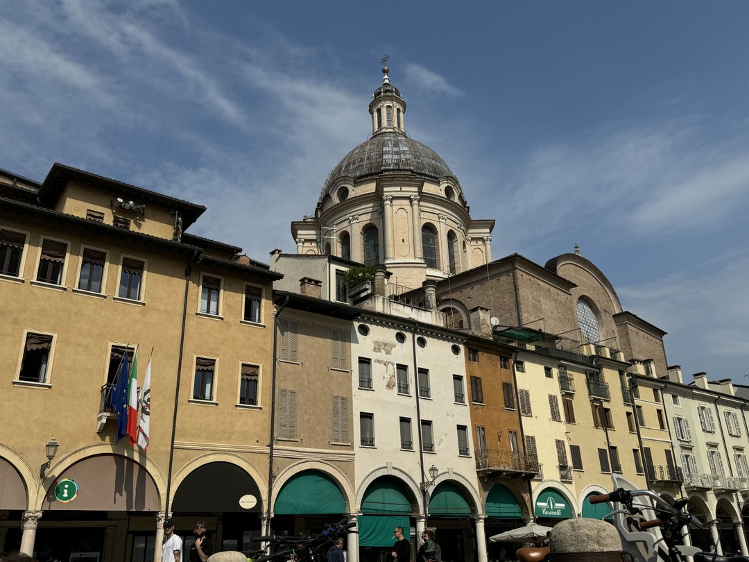 20.09.24 были с женой на экскурсии по Мантуе! Спасибо большое Нонне! Человек на своем месте, где