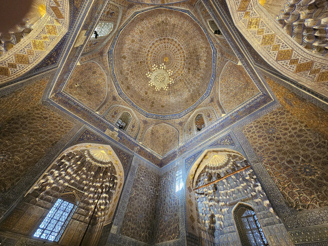 Очень понравилась экскурсия! Шухрат отличный гид, очень интересно рассказывает, живая структурированная подача информации, три часа пролетели