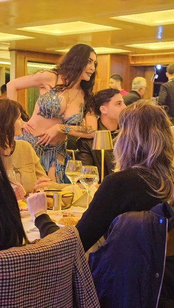 Не люблю писать негативные отзывы, но ожидания совсем не оправдались. Вроде все что обещано было исполнено