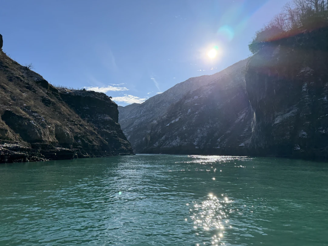 Магомед отличный организатор и рассказчик, знающий много о своем регионе. С ним комфортно и надежно, очень